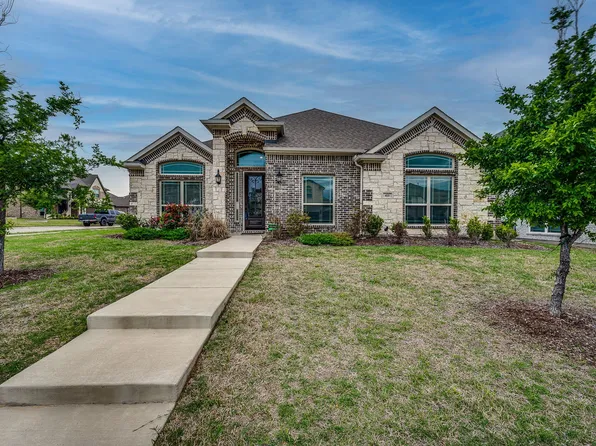 411 Wintergreen Dr, Waxahachie, TX 75165