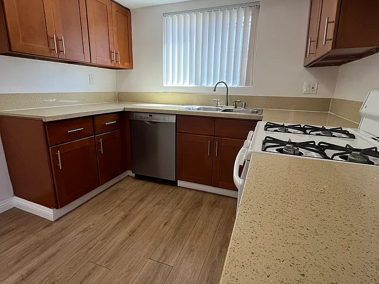 19142 Sherman Way #1 — Photo 15