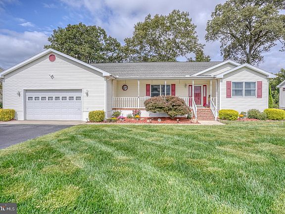 3rd image of 23185 Lakeview Dr