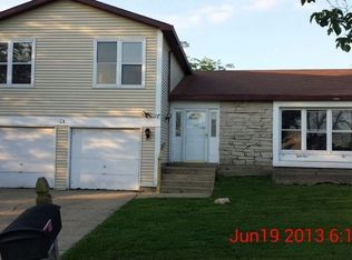 61 Brookside Dr, Glendale Heights, IL 60139