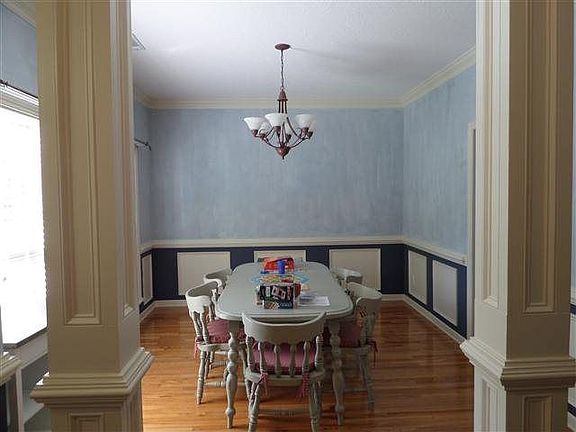 2nd image of 881 Lake Royal Dr