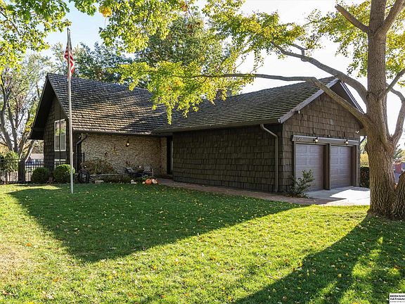 2nd image of 12455 Woodcrest Dr