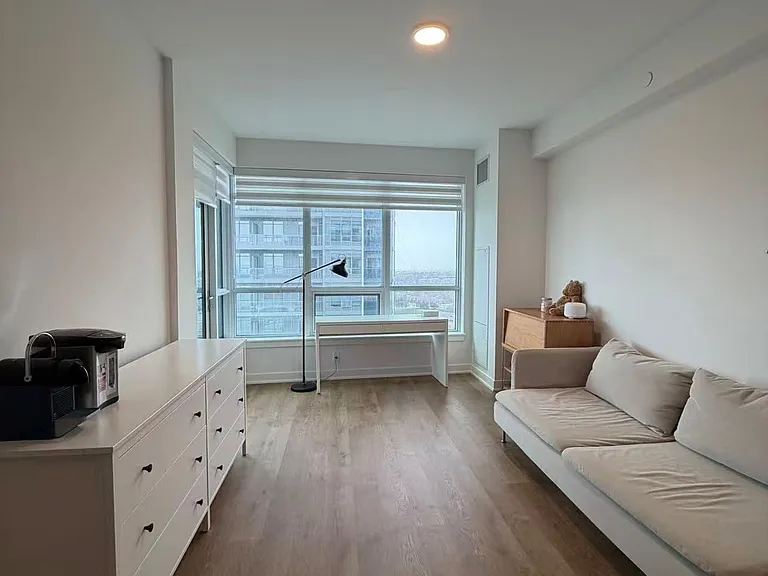 50 Upper Mall Way #1802 — Photo 12