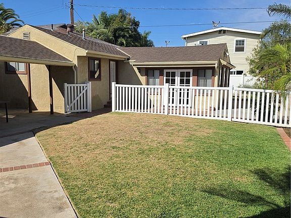 3rd image of 2212 Laurel Pl