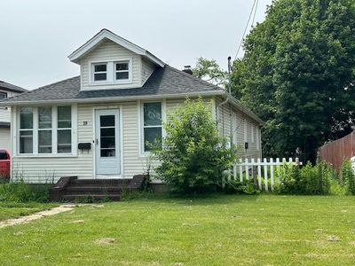 18 Cedar Avenue, Farmingdale, NY, 11735