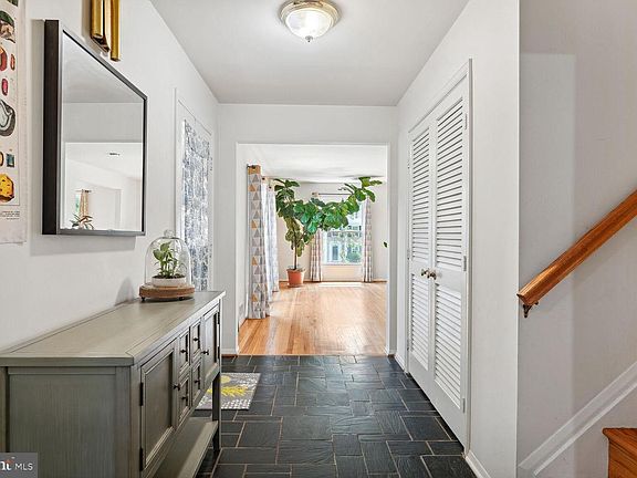 3rd image of 11121 Powder Horn Dr