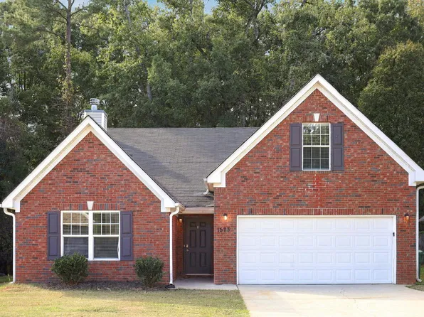 1573 Queen Elizabeth Dr, Locust Grove, GA 30248