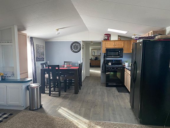2nd image of 6908 Gladys Ct NE