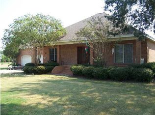 214 Lake Ridge Rd, Hope Hull, AL 36043