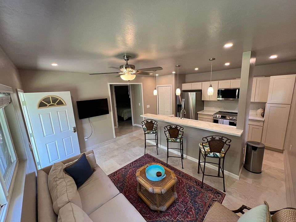 Livingroom, Kitchen and Bar