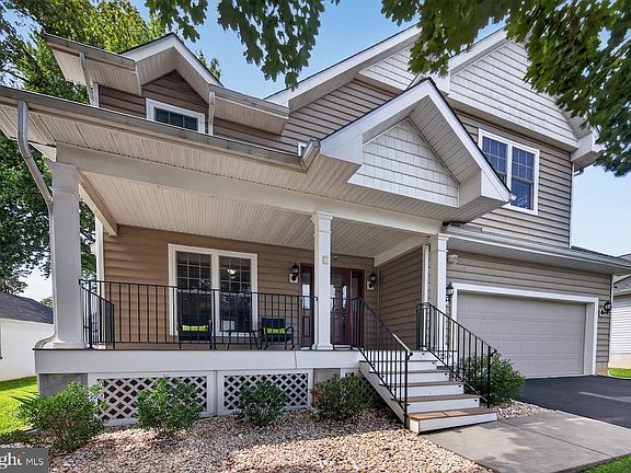 3rd image of 2504 Cedar Ave
