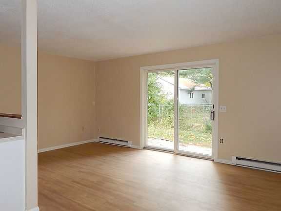 3rd image of 18 Valley View Ln #18-D