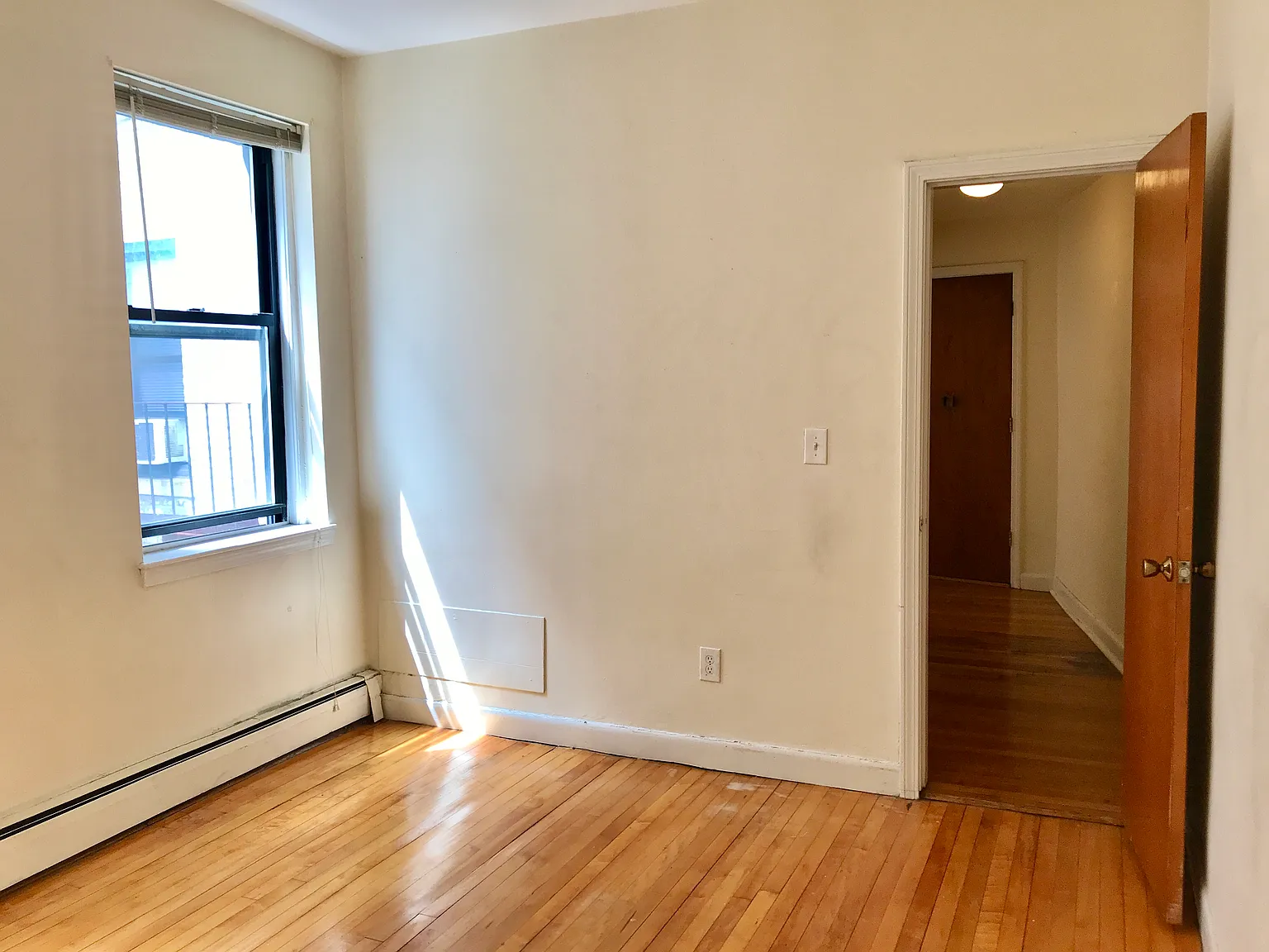 1 bed, 9999 sqft, $2,300 — Photo 3