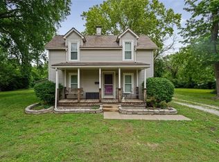 321 Springdale Ave, Bonner Springs, KS 66012