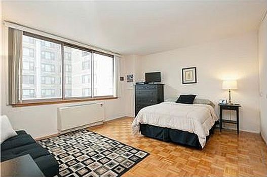 3rd image of 235 E 40th St APT 12J
