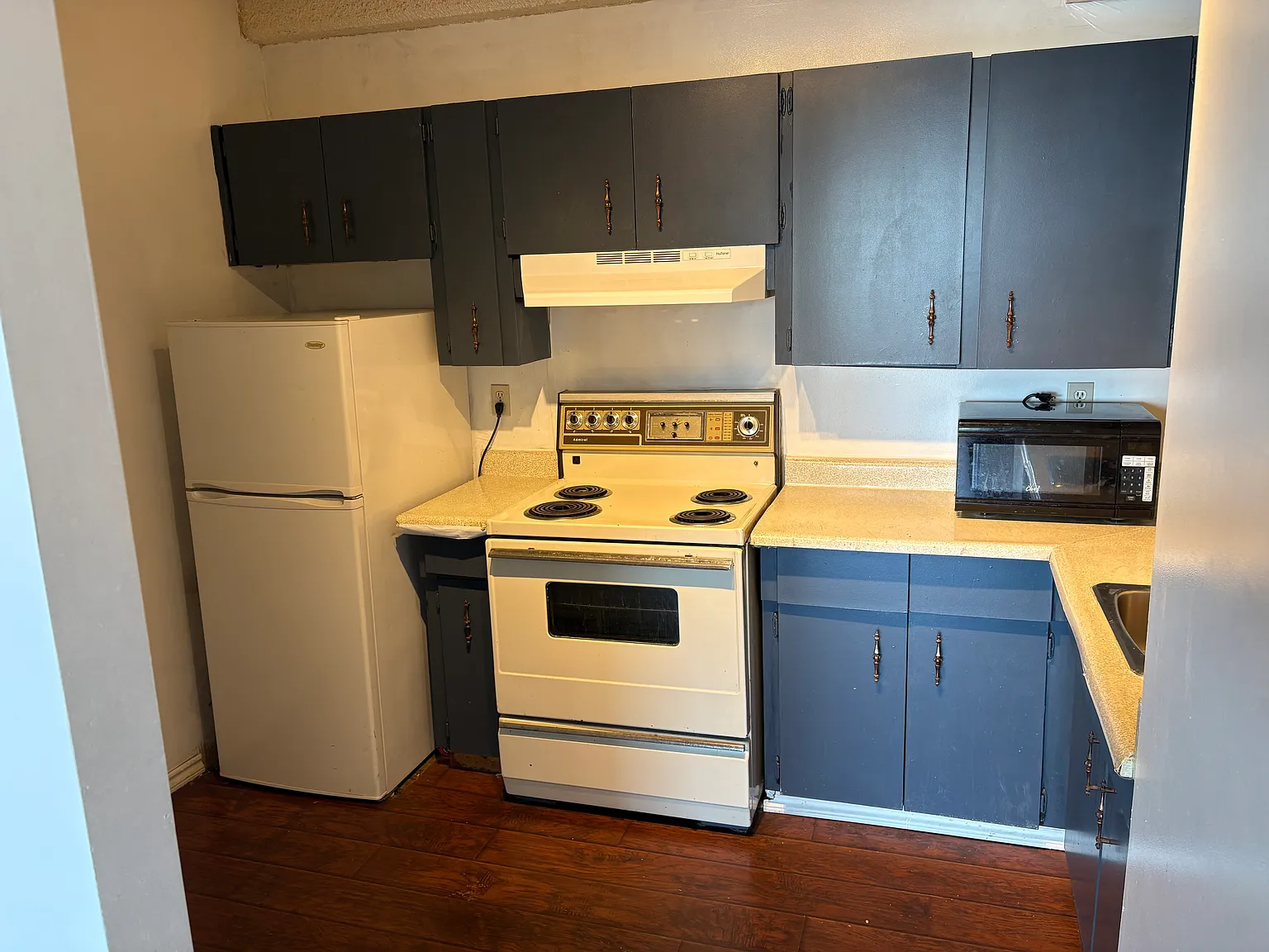 2 bed, 950 sqft, $1,450 — Photo 3