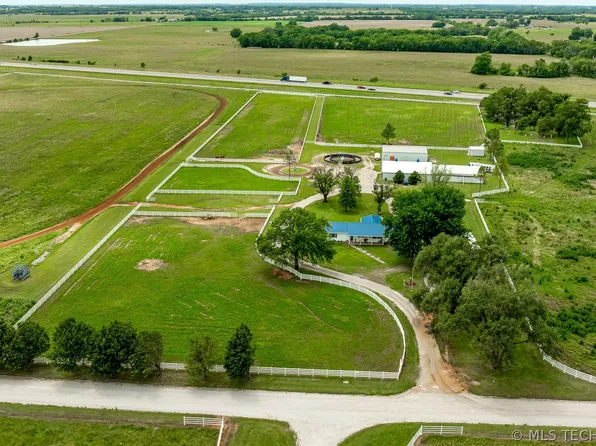 14701 S 560th Rd, Fairland, OK 74343