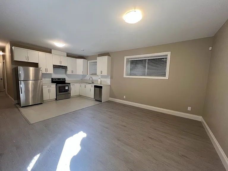 1112 Cornell Ave — Photo 1