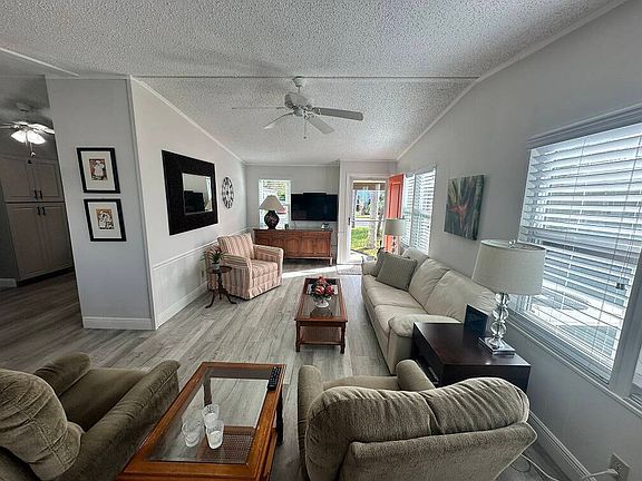 5th image of 1093 La Paloma Blvd