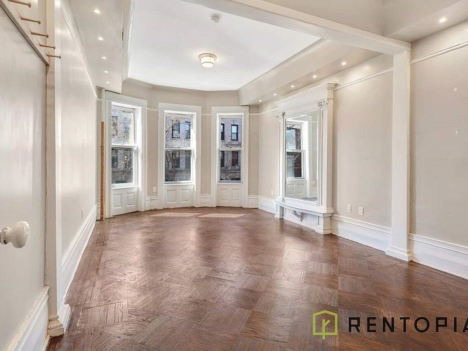 1st image of 205 Saint James Pl #2O