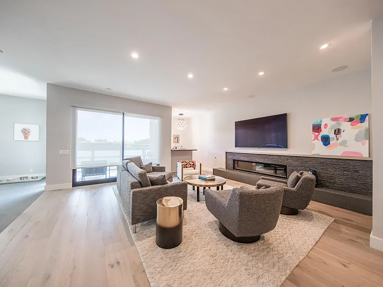 1115 14th St #Penthouse 306 — Photo 2