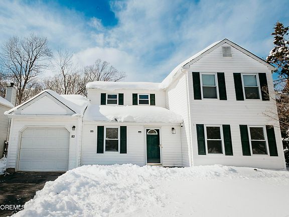 2nd image of 63 Mariners Cove