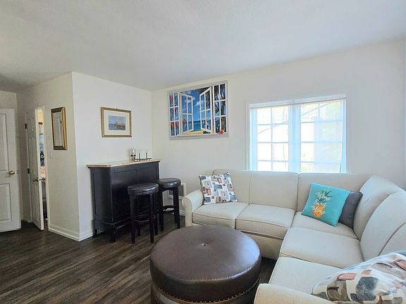 4th image of 717 Franklin St APT 4