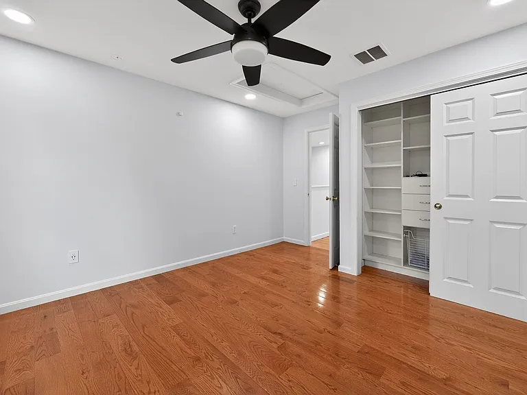 6 Whitman Ln — Photo 17