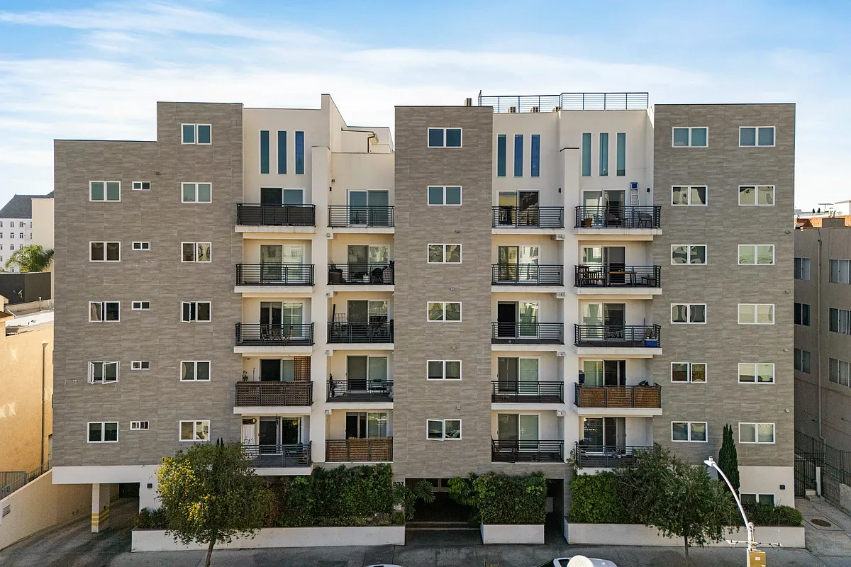 Building Photo - 837 Harvard