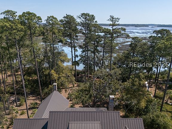 3rd image of 245 Davies Rd