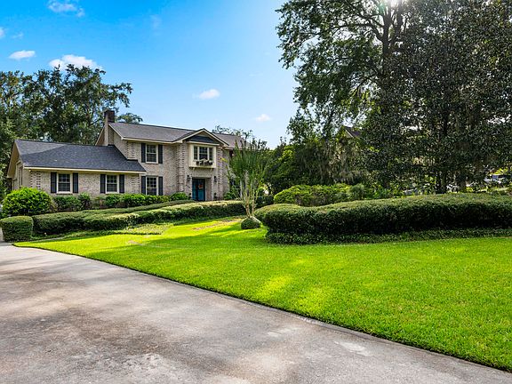 2nd image of 506 Fairington Dr