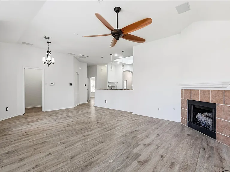 5625 Overland Dr — Photo 17