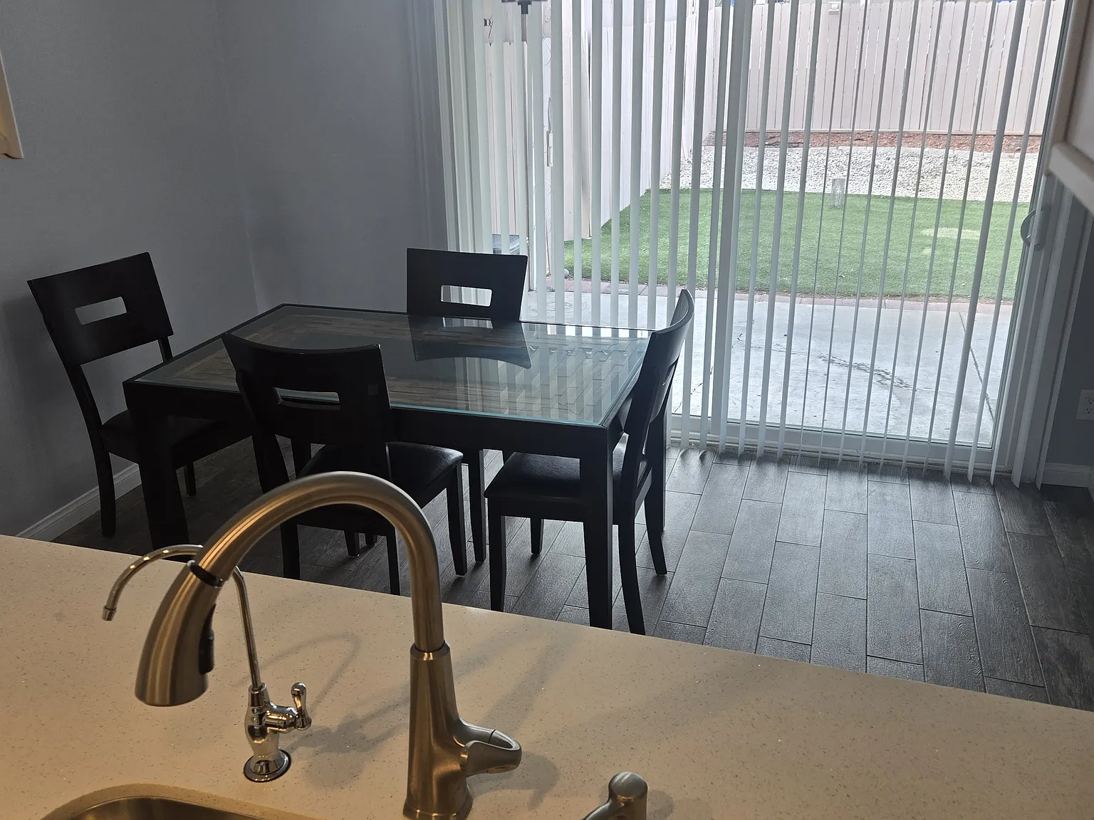 4 bed, 1.5 bath, 1271 sqft, $975 — Photo 2