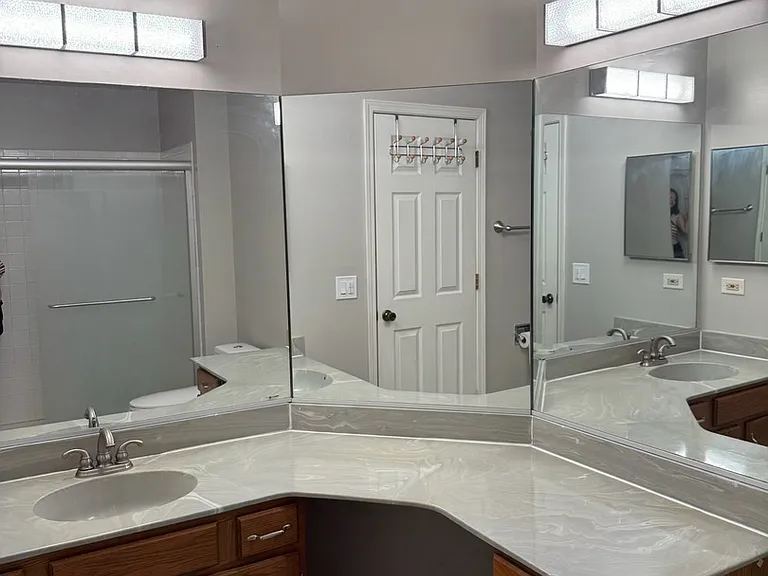 2404 Kenmore Ct — Photo 17