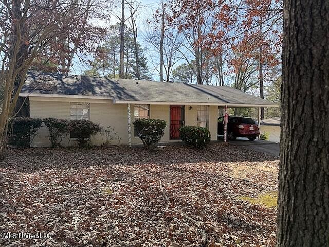 1st image of 223 Champion Hill Dr