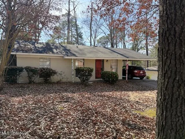223 Champion Hill Dr, Jackson, MS 39212