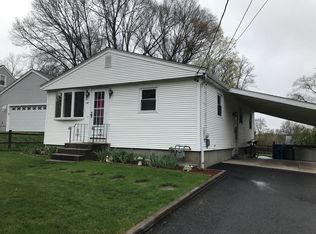 112 Pequot Ave, Cumberland, RI 02864