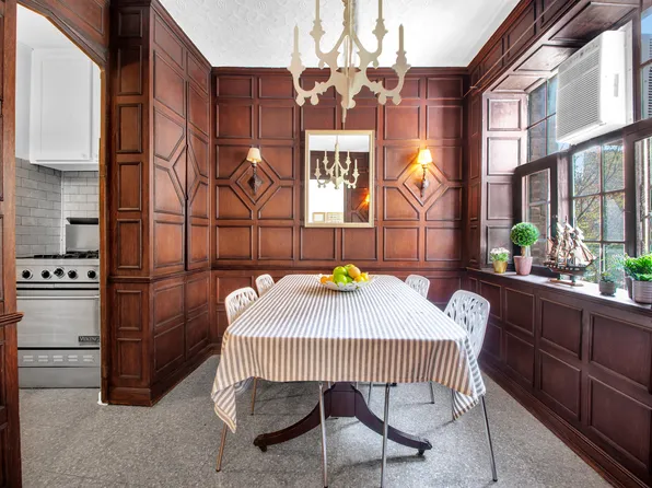 116 Pinehurst Avenue image 5 of 17