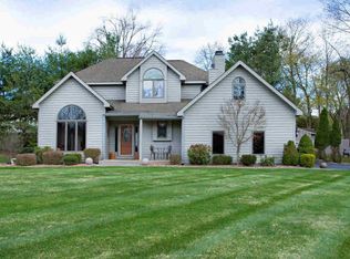 6 Carrington Ct, Poughkeepsie, NY 12603