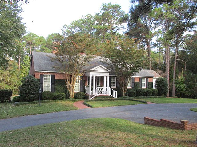 1st image of 6 Dogwood Dr