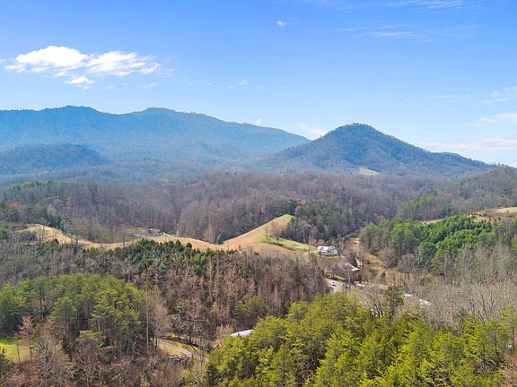 3rd image of Sugar Loaf Rd