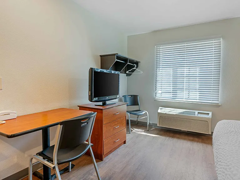 Studio Suite - 1 Full Bed