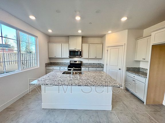 3rd image of 2988 Newberry Ct