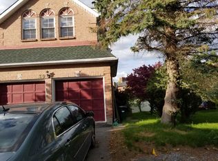 39 Collingwood Cres, Ottawa, ON K2K 2J9