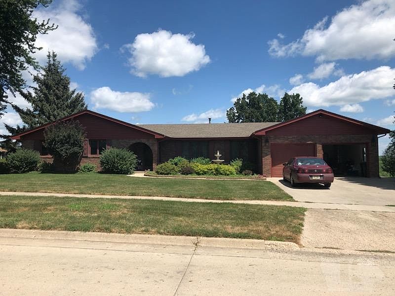 1st image of 722 Parkview Dr