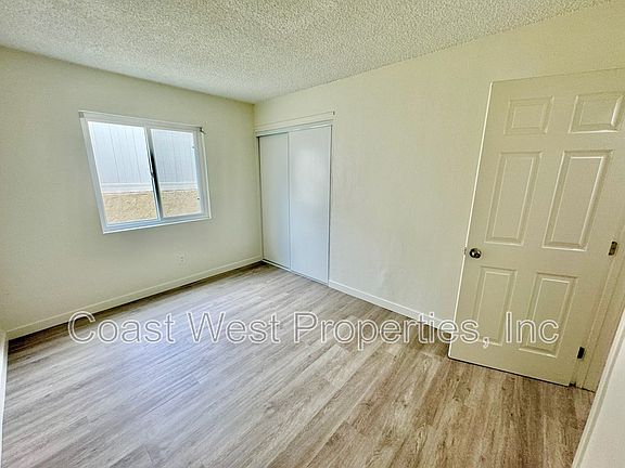 3rd image of 381 Oak Ave APT 1