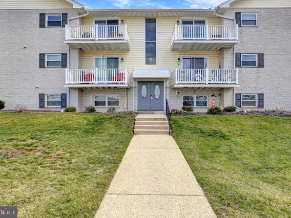 9 Warren Lodge Ct APT A, Cockeysville, MD 21030