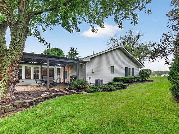 3rd image of 416 N Couny Rd #25