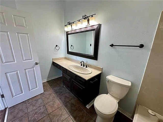 13 Lake Breeze Dr — Photo 18