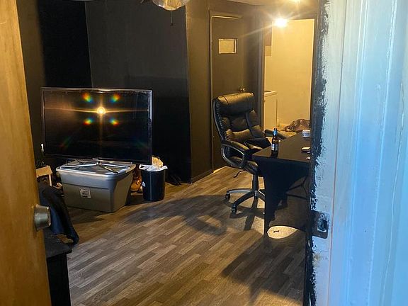2nd image of 346 Long Ln